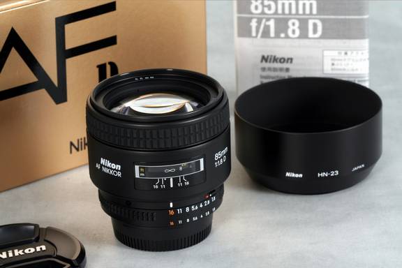 Nikon 85mm 1.8 AF-D.jpg