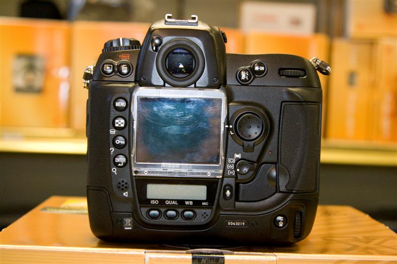Nikon D2x h (Medium).jpg