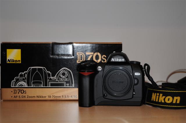 Nikon_D70s 002 (Small).jpg