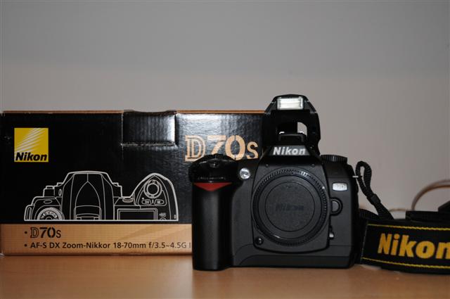 Nikon_D70s 003 (Small).jpg