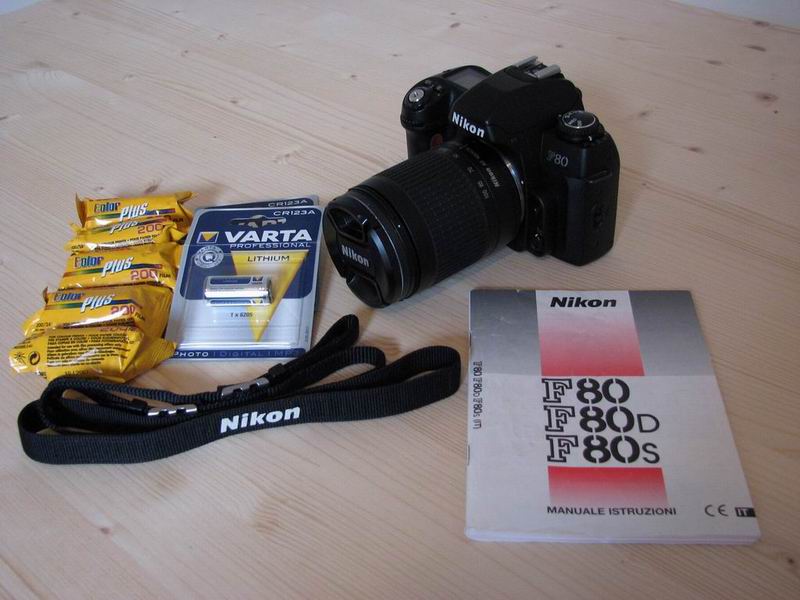 nikon_f80_01.jpg