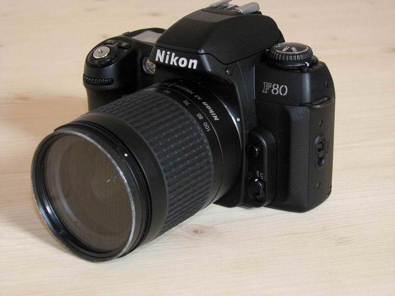 nikon_f80_03.jpg
