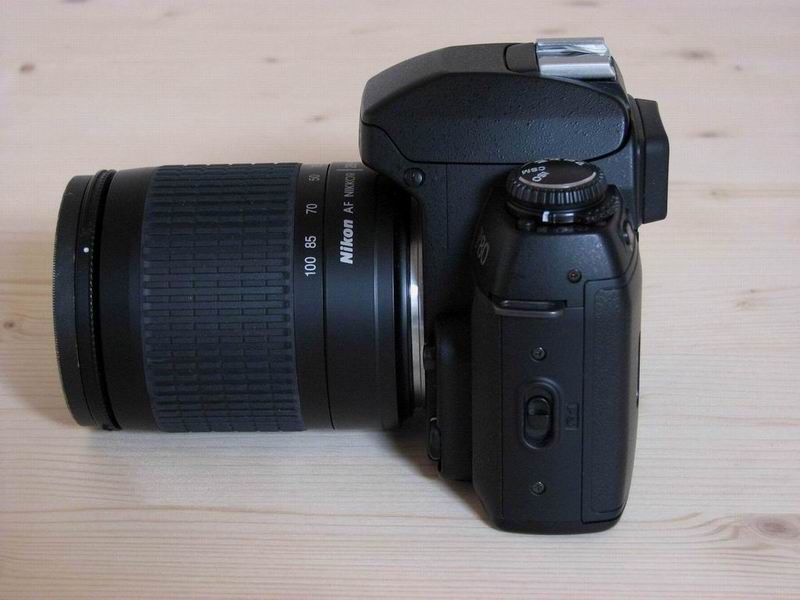 nikon_f80_07.jpg