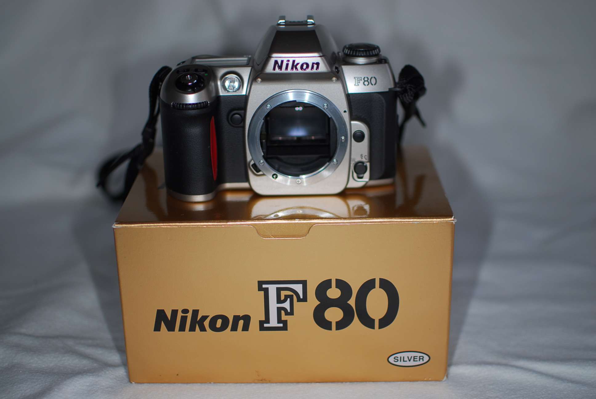 Nikon_F80_front.jpg