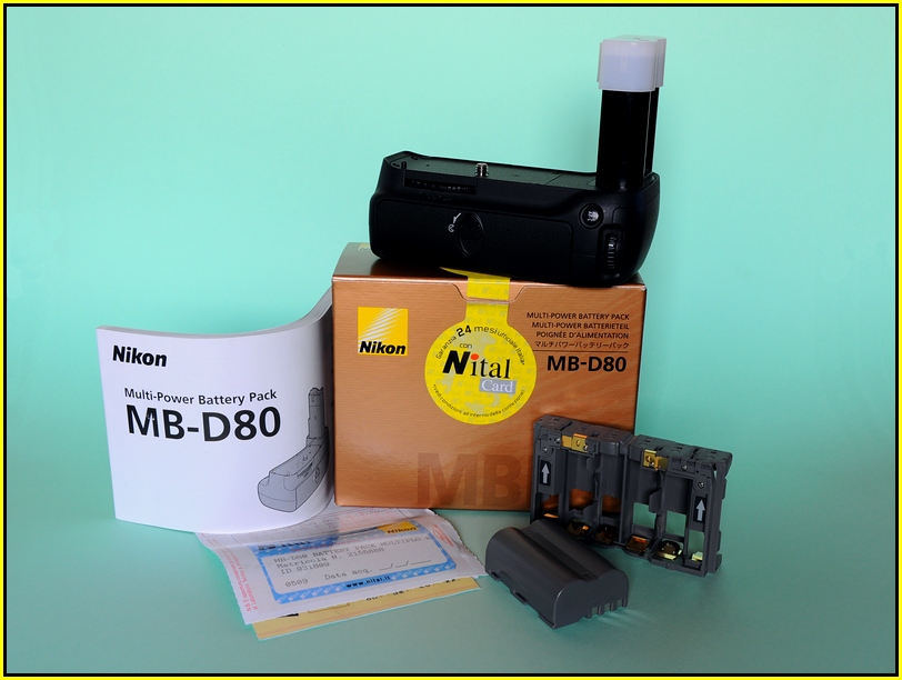 Nikon_MB_D80_01.jpg