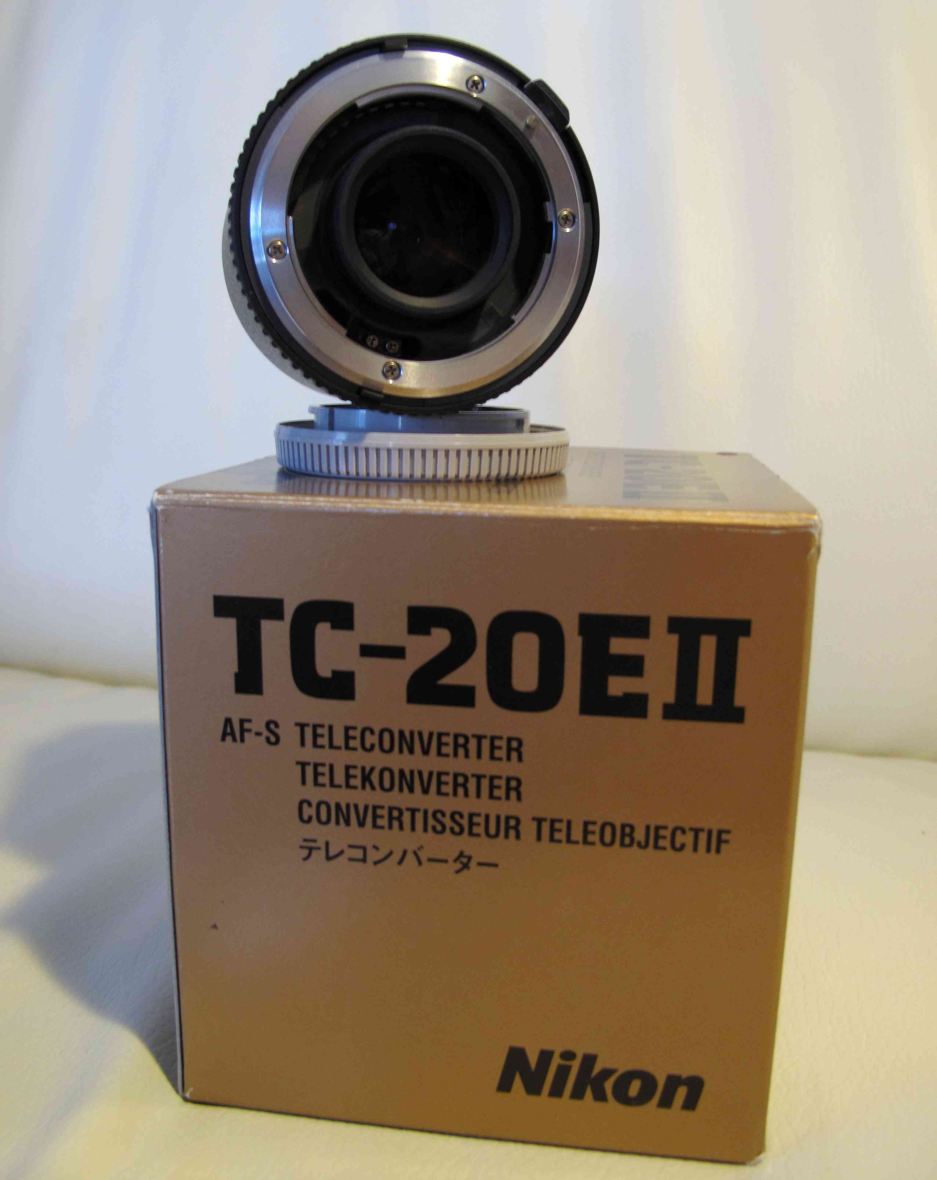 Nikon TC20E II_fronte.jpg