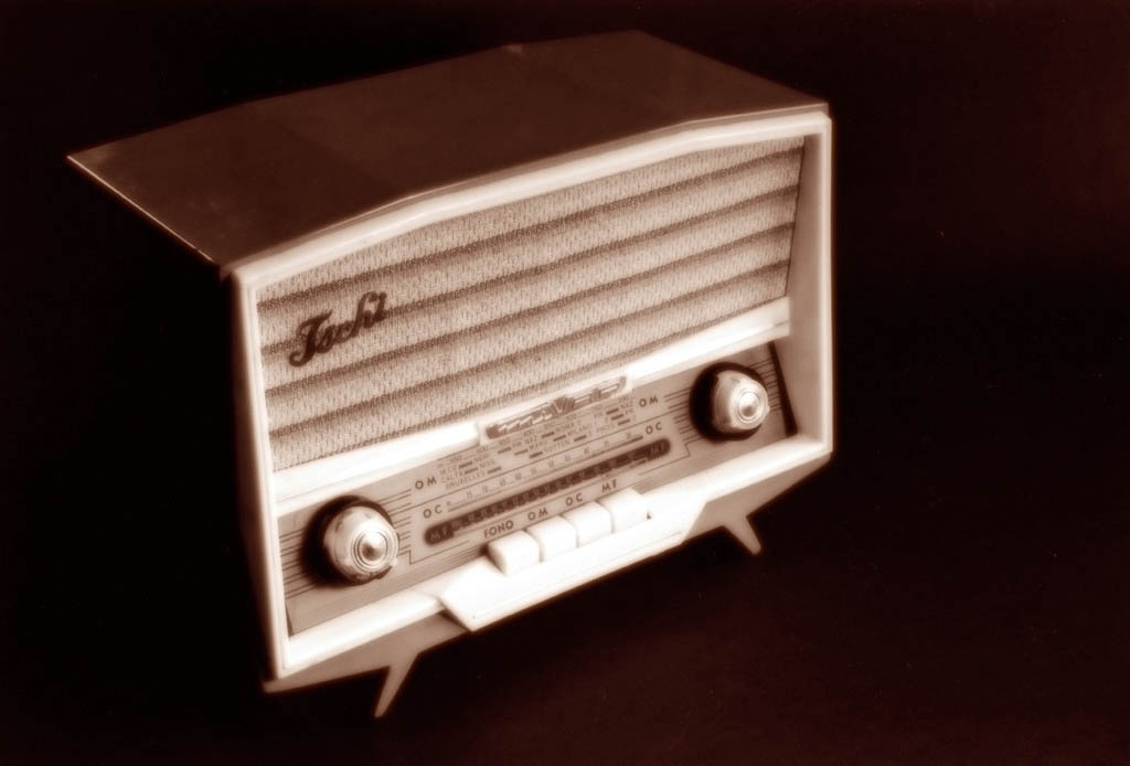 oldradio copy.jpg
