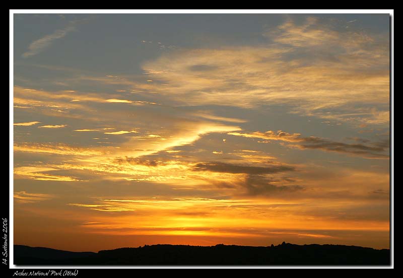 P1010079 - Dopo il tramonto all'Arches Park.jpg