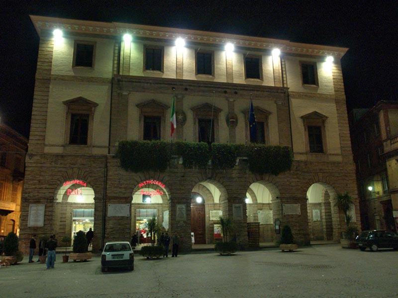 P2245323L.jpg