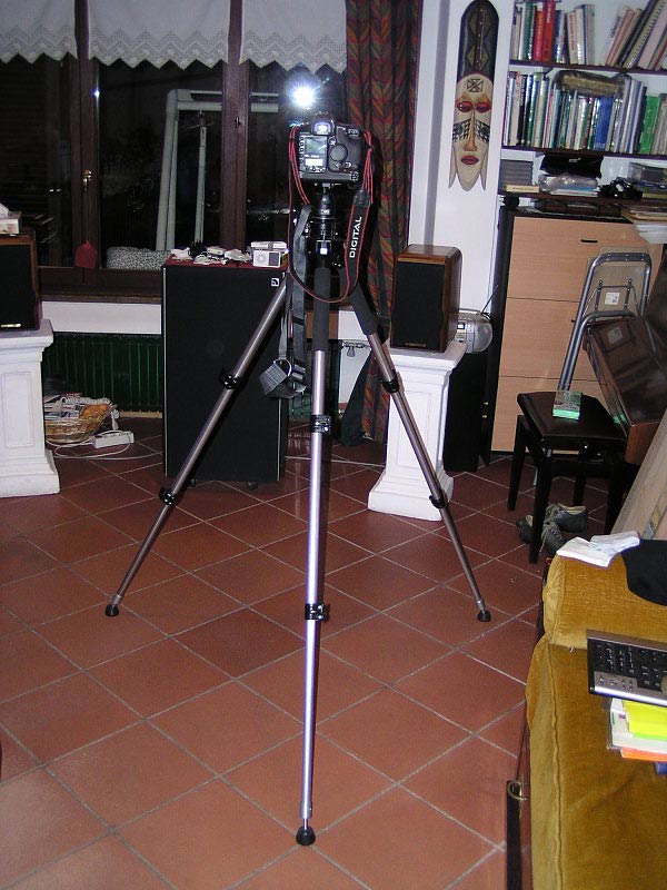 PA100002tripod.jpg