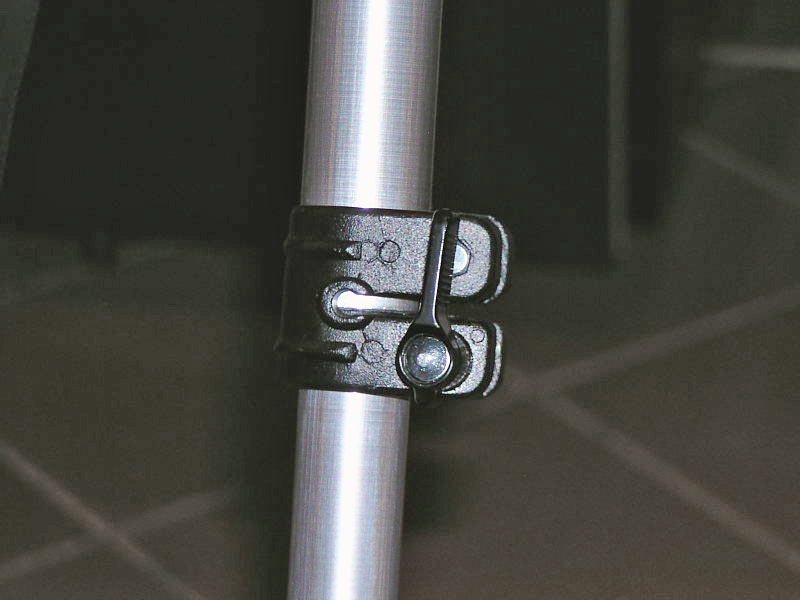 PA100006tripod.jpg