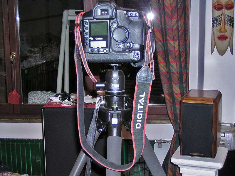 PA100007tripod.jpg