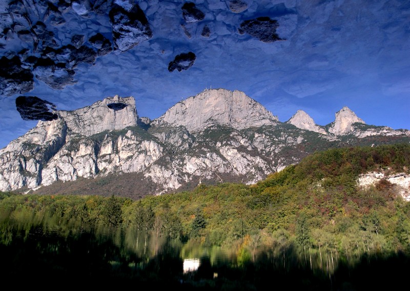 Paganella  nel lago.JPG