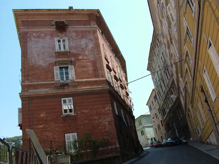 palazzo rosso.jpg