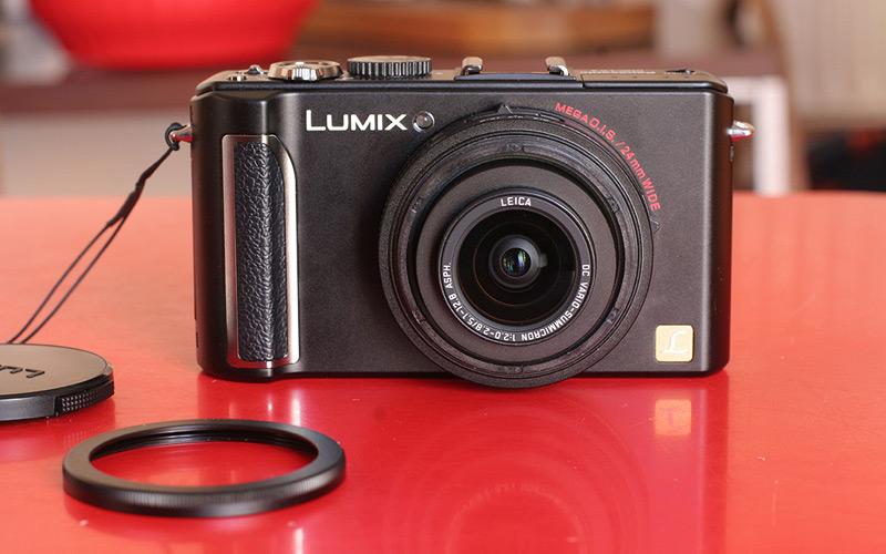 panasonic_lx3_fronte.jpg