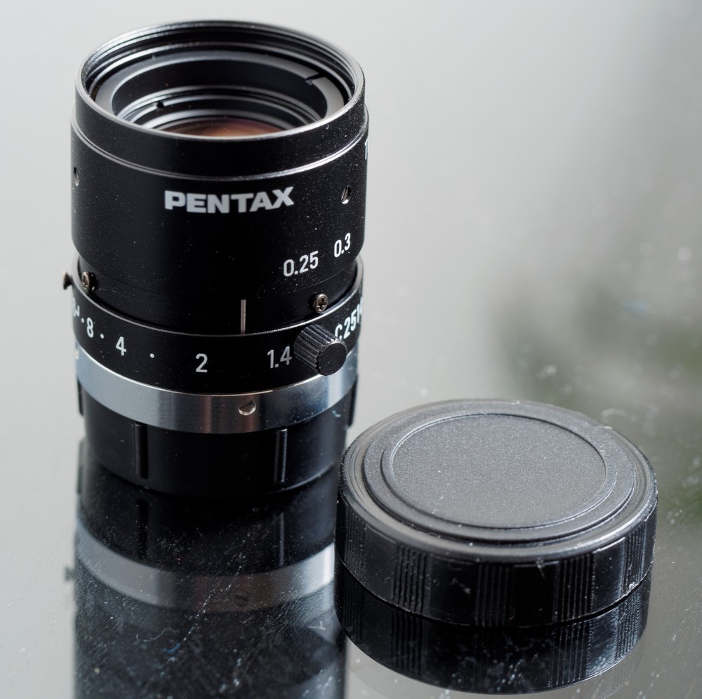 Pentax CCTV 25 1.4 - 01.jpg