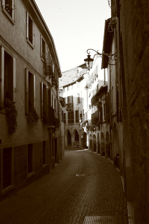Per le vie di Asolo.jpg