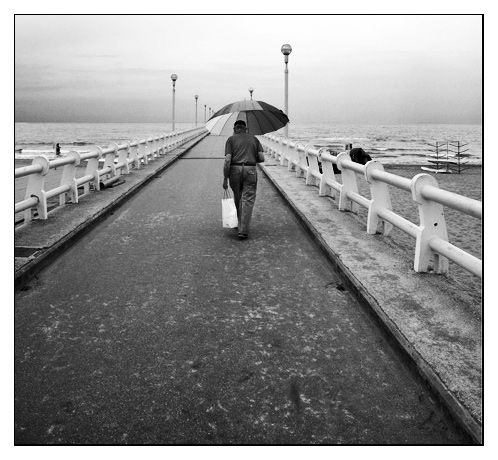 PERCORRENDO-IL-PONTILE.jpg