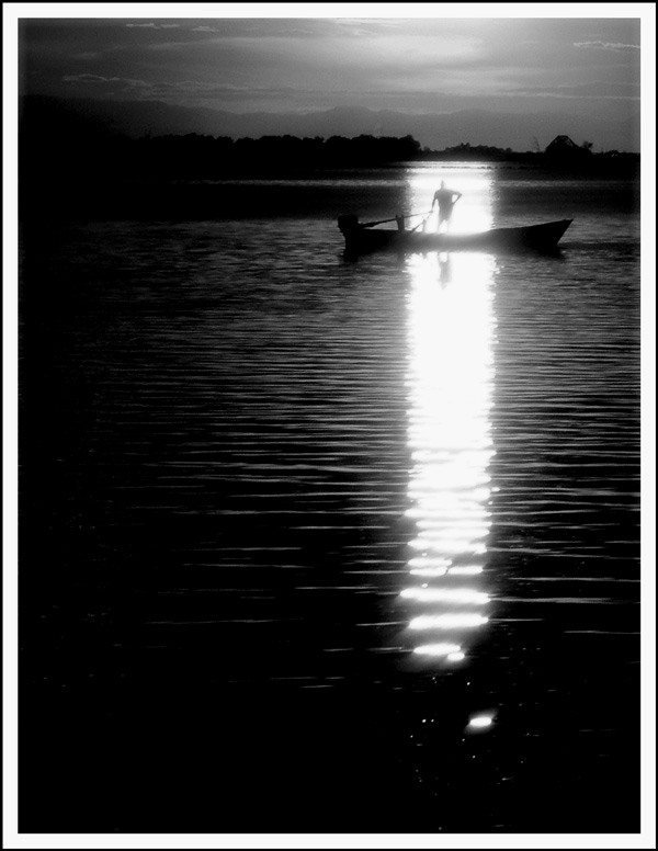 pescatore_al_tramonto4_BW.jpg