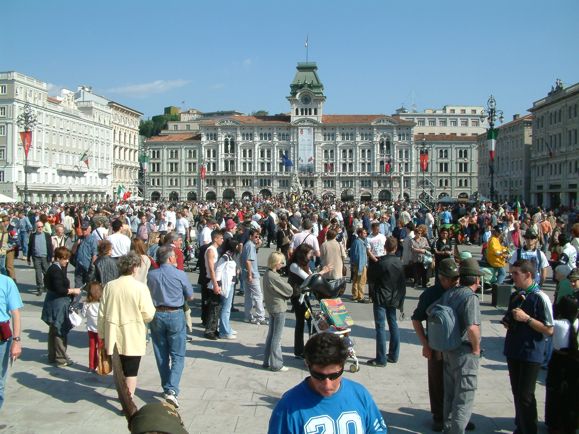 Piazza Unità.JPG