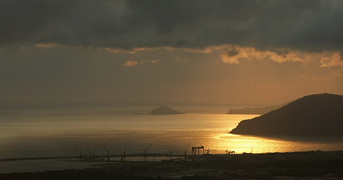 porto di carrara.jpg