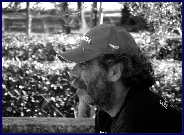 Profilo con barba.jpg