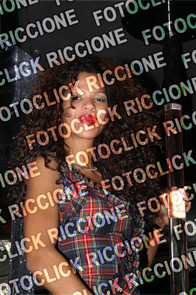 ragazza minolta.jpg