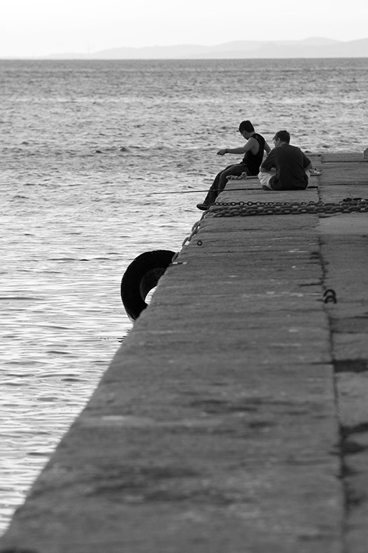ragazzi_mare_BW_800.jpg