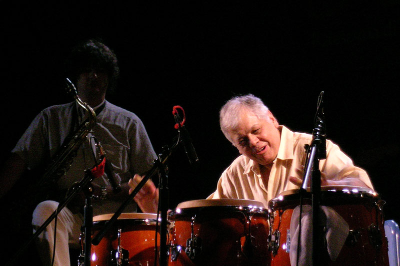 RAy-mantilla.jpg