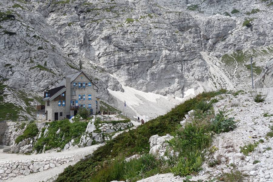 Rifugio Gilberti 1850m.jpg