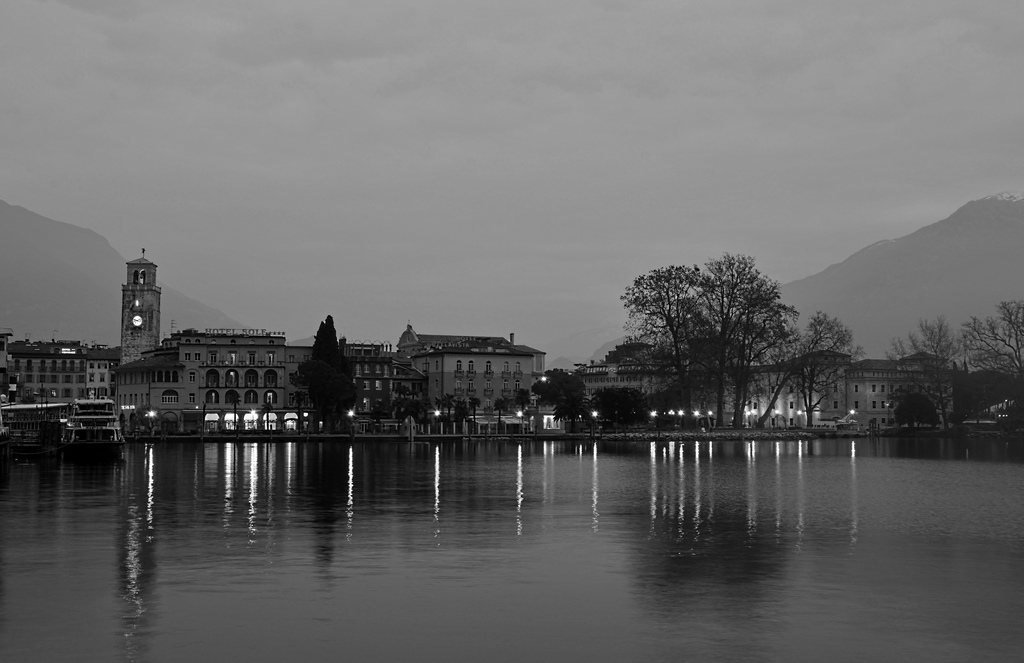 Riva del Garda b&w.jpg