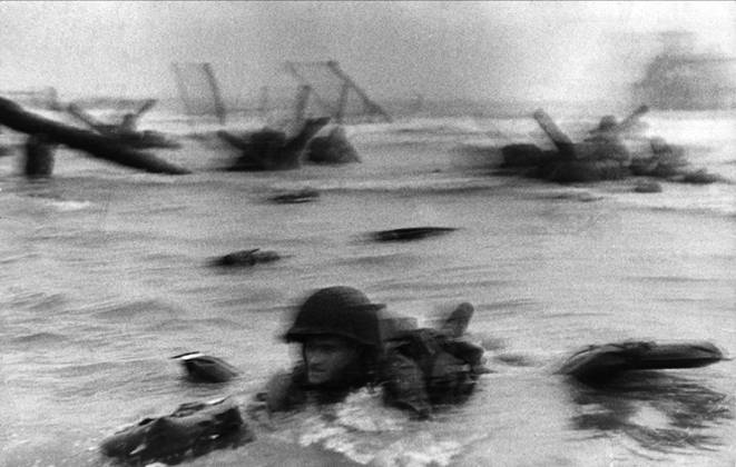 Robert Capa - Sbarco in Normandia.jpg