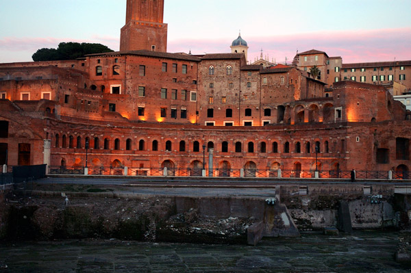 Romafori.jpg