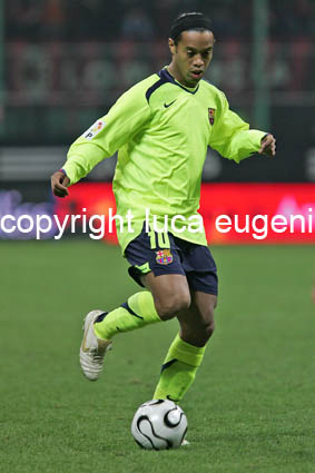 ronaldinho18.jpg
