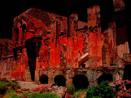 rosse rovine piccola.jpg