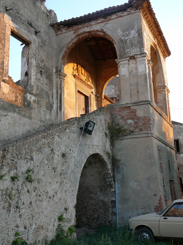 Rudere Corigliano Calabro (Orig).jpg