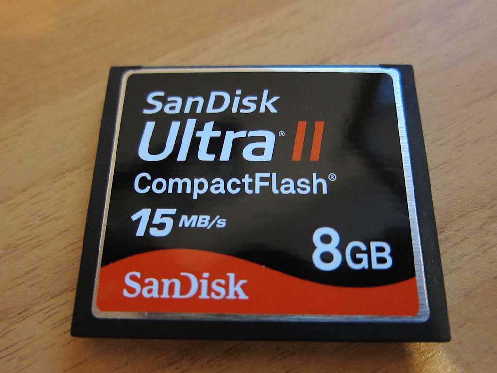 Sandisk-8GB_FRONTE.jpg