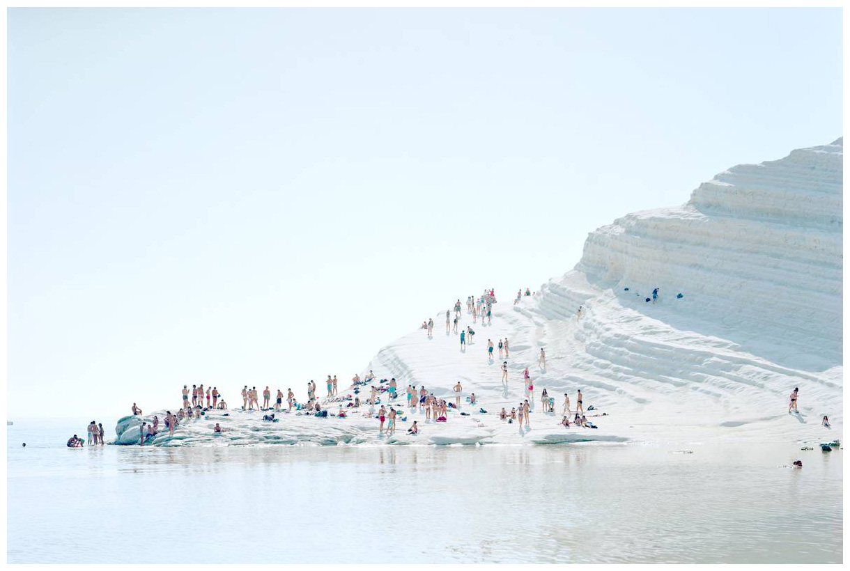 sdt-standing-122-2009-massimo-vitali-horizontal.jpg