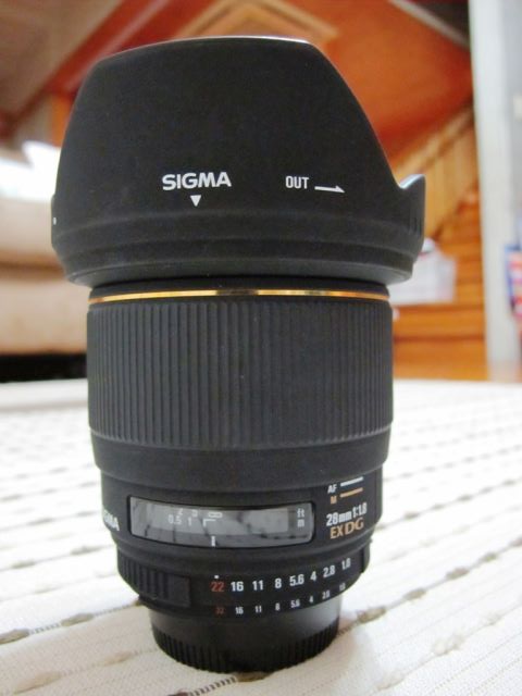 SIGMA 28 1.8.jpg