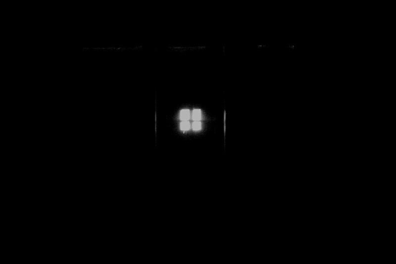 solo una fioca luce.jpg
