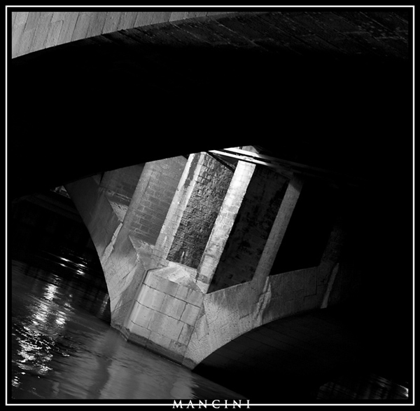 Sous le Pont de Lyon quadrata.jpg