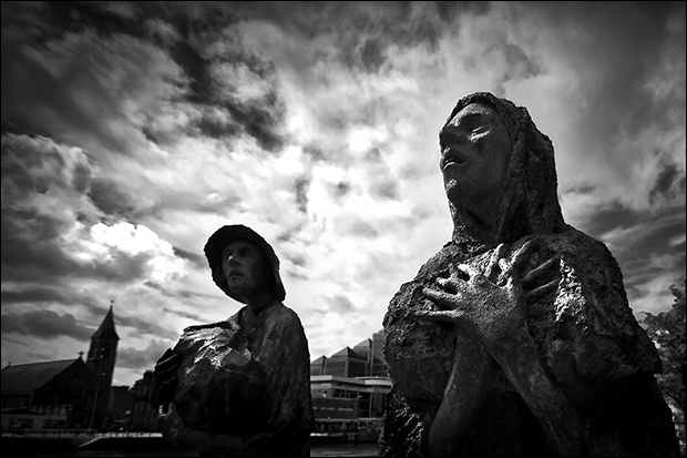 statue.jpg