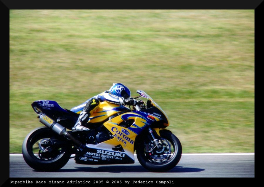 superbike01_lo.jpg