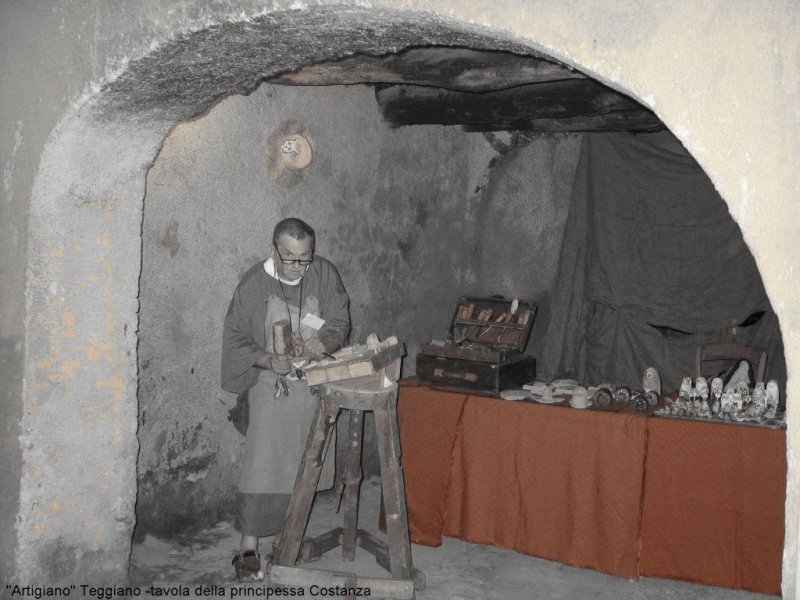 Teggiano tavola della principessa Costanza -Artigiano-.jpg