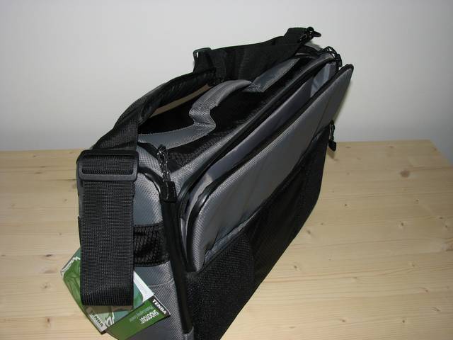 tenba_laptop_courier4.jpg