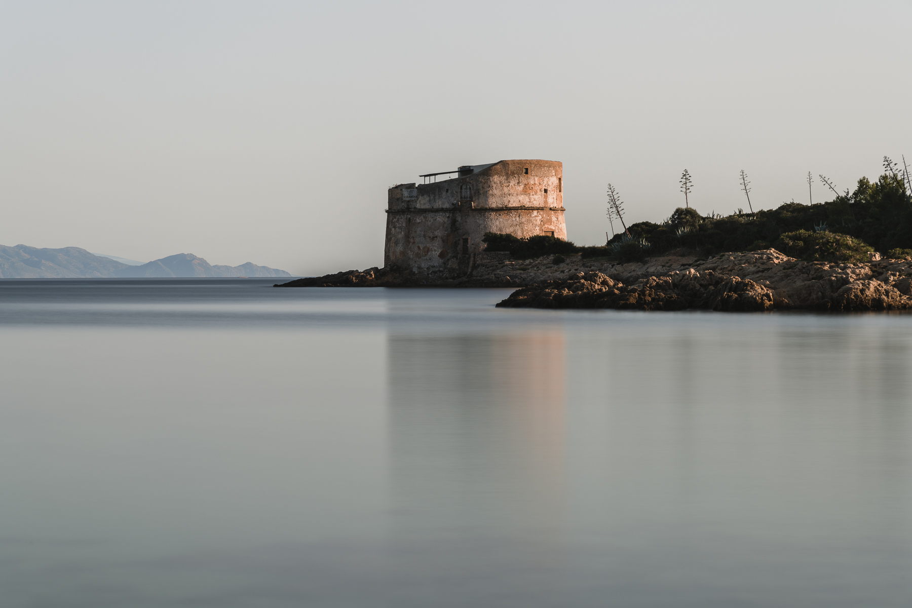 Torre del lazzaretto, Alghero, Sardinia, October 2022.jpg