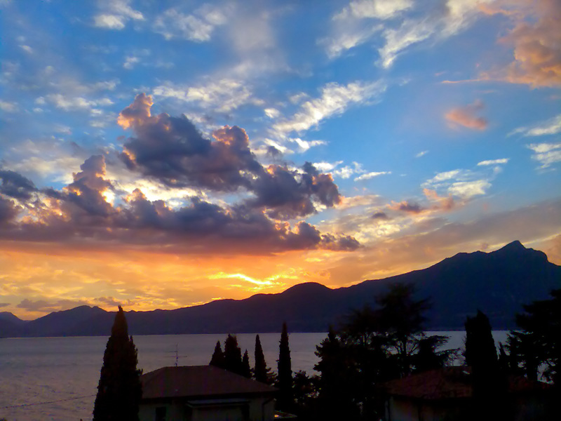 tramonto lago NOKIA.jpg