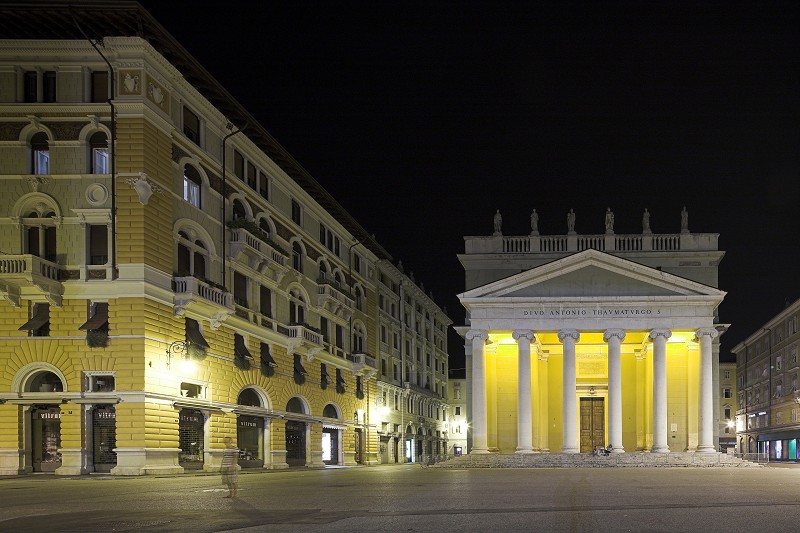 Trieste - Piazza S. Antonio Nuovo.jpg