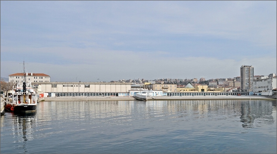 Trieste stabilimento La lanterna.JPG