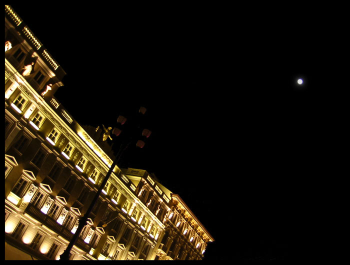 trieste_unita_night.jpg